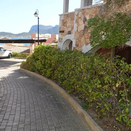 Casa Sos Aranzos Feriehus *